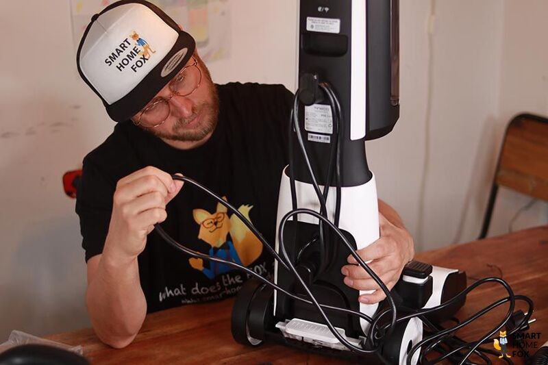 The cable of the Tineco Carpet One is shown.